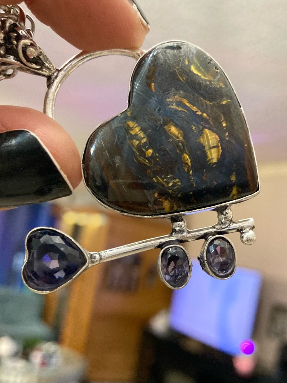Genuine tiger eye gemstones heart & purple amethyst arrow boho silver necklace . - Picture 7 of 13